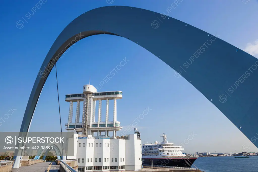 Japan, Honshu, Aichi, Nagoya, Nagoya Port, Port Bridge and Nagoya Port Building