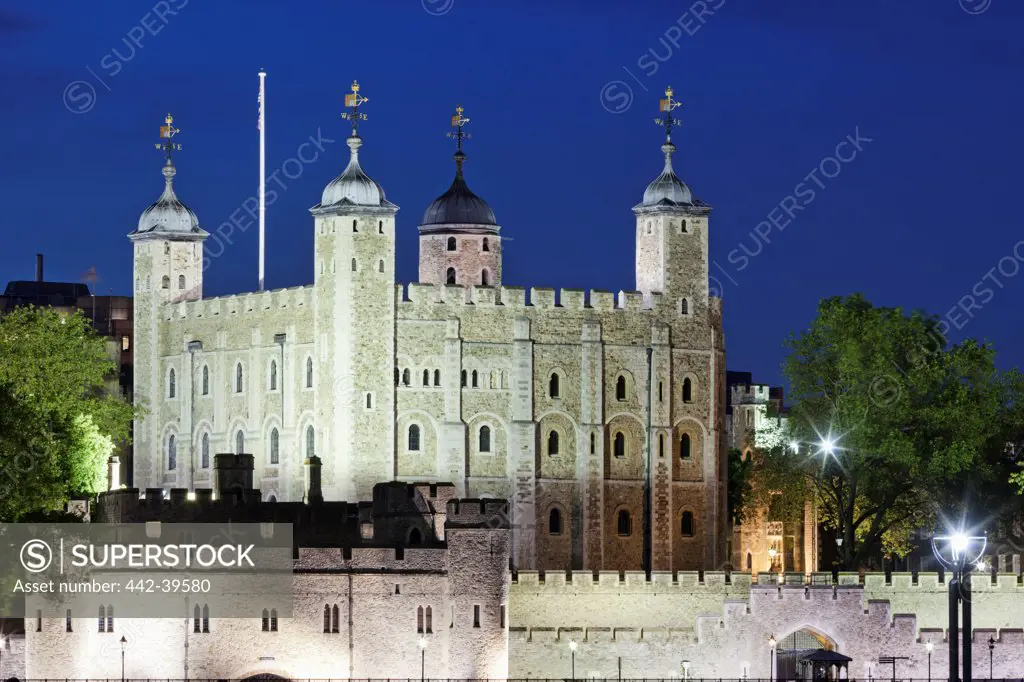 UK, England, London, Tower Of London at night