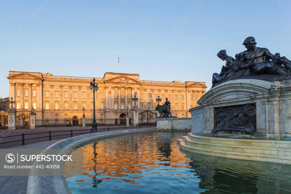 UK, England, London, View of Buckingham Palace