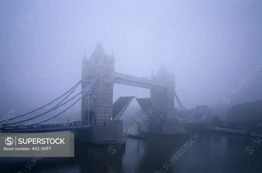 Bridge across a river, Tower Bridge, London, England