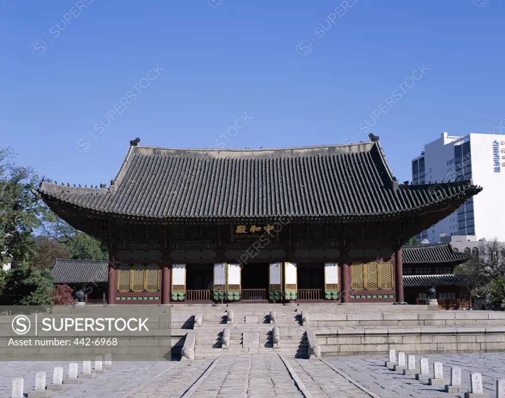 Facade of a palace, Toksugung Palace, Seoul, South Korea