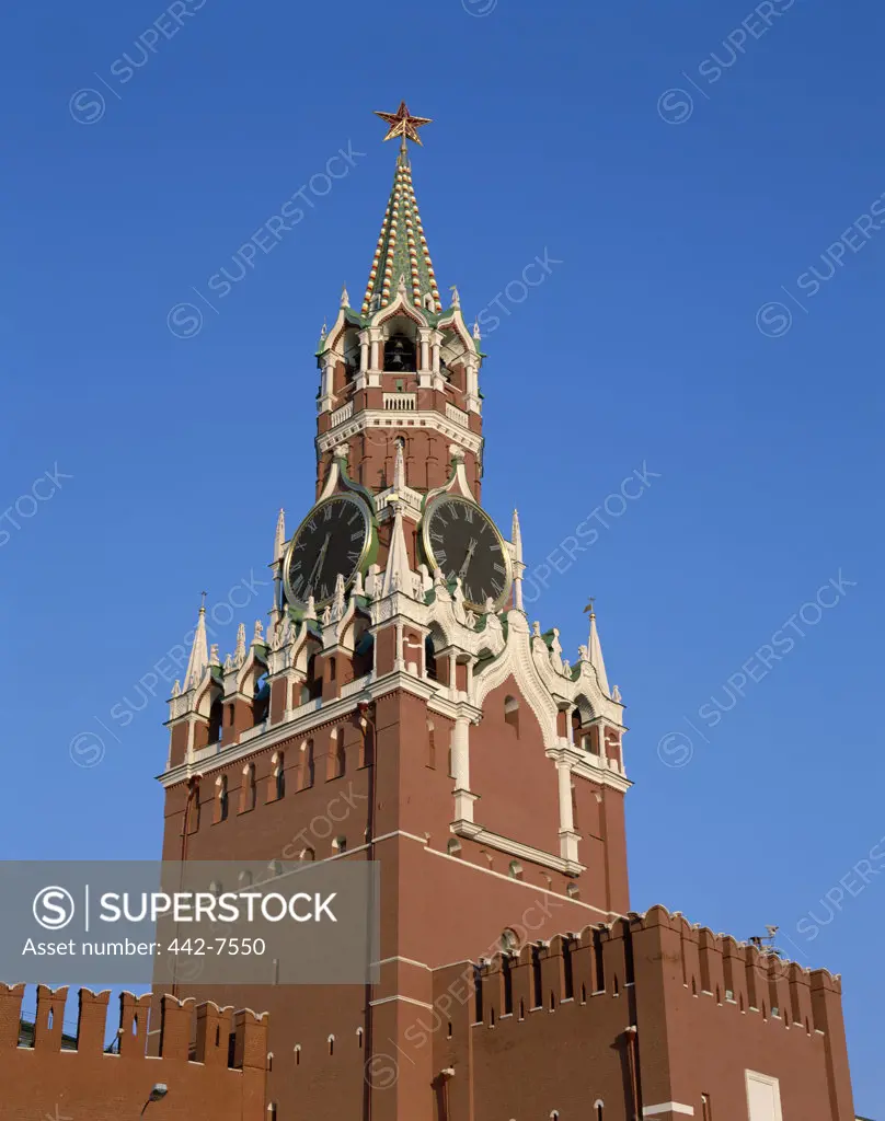 Low angle view of the Spasskaya Tower, Kremlin, Moscow, Russia
