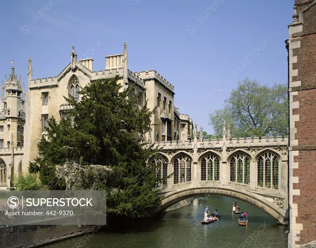 Boats under the Bridge of Sighs, St. John's College, Cambridge, Cambridgeshire, England