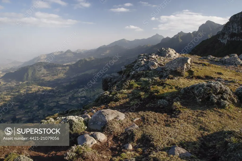 View near Gemessa Gedel looking along Ankober Escarpment, Semien Shewa Zone, Amhara Region, Ethiopia, November