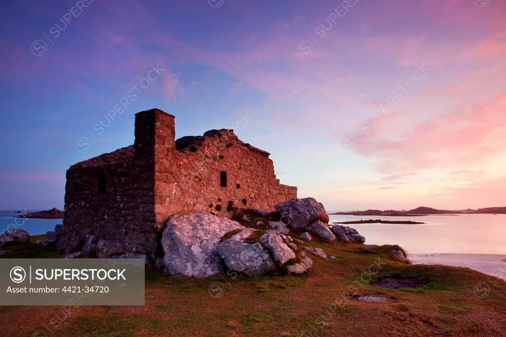 16th century fort built to defend harbour at sunrise, The Blockhouse, Block Point, between Green Porth and Cook's Porth, Old Grimsby, Tresco, Isles of Scilly, England, september