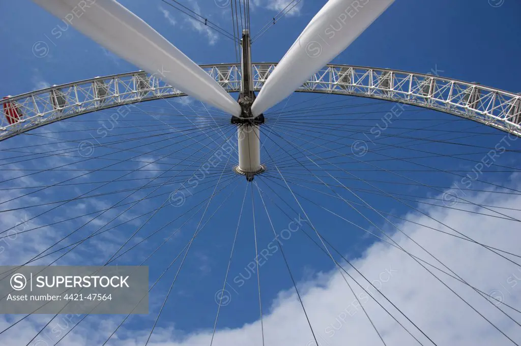 Ferris wheel cantilever in city, London Eye, South Bank, River Thames, Lambeth, London, England, april