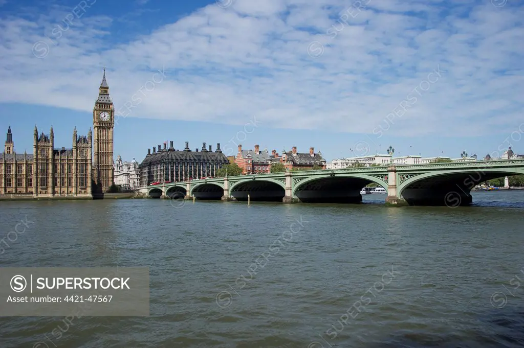 View of river and bridge in city, Westminster Bridge, Palace of Westminster (Houses of Parliament), River Thames, Westminster, London, England, april