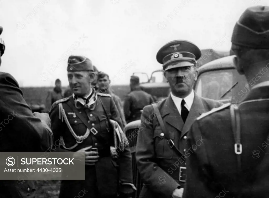events Second World War WWII Poland 1939 Adolf Hitler visiting the front late September 1939,