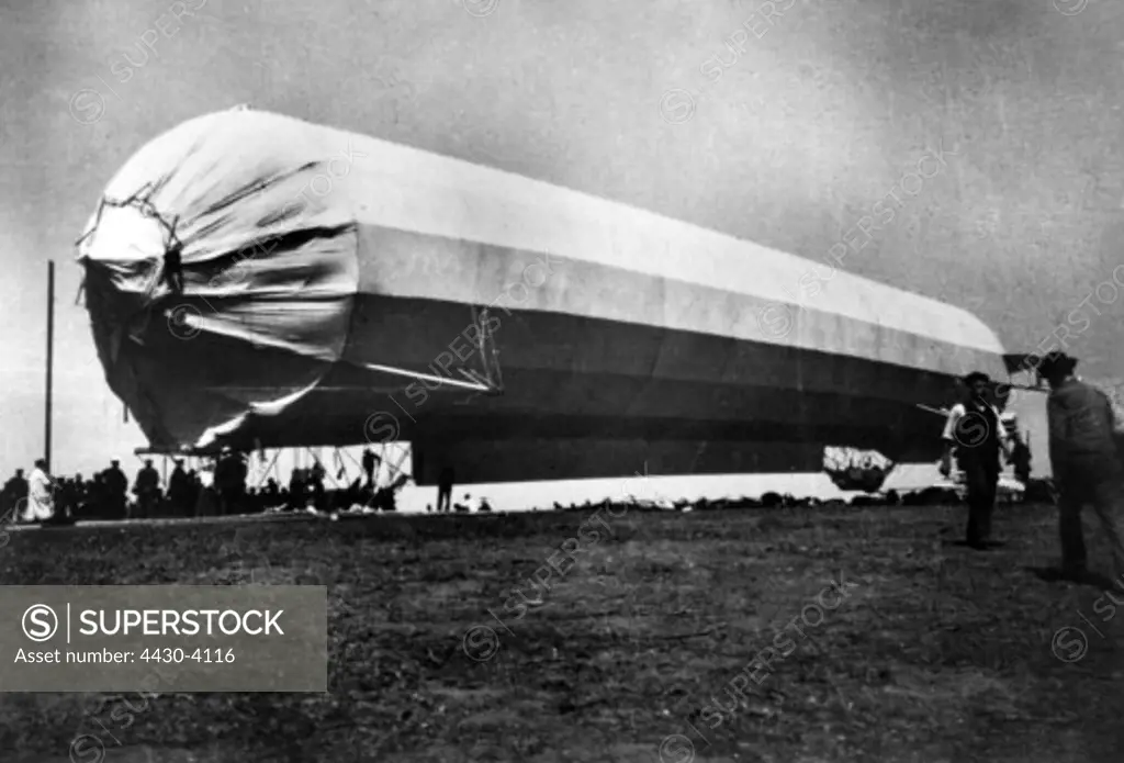 transport transportation airships Zeppelin LZ 5 landing near Goppingen Germany 2.6.1909,