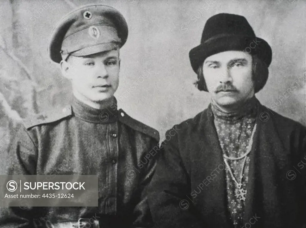 The Russian poets Sergei Esenin (left) and Nikolai Kluev during the First World War.