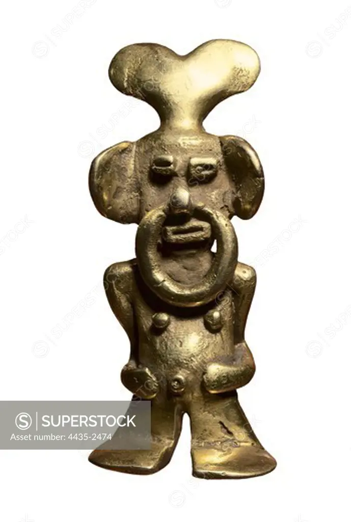 Anthropomorphic gold figure decorated with a nose ring. Quimbaya art. Jewelry. COLOMBIA. CUNDINAMARCA. Bogot. Gold Museum.