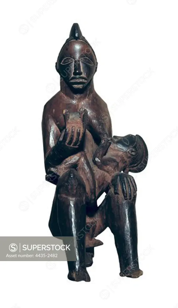Statue of Maternity. Mbala art. African art. Sculpture on wood. BELGIUM. FLANDERS. BRABANT. Tervuren. MusŽe Royal de l'Afrique Central (Royal Museum for Central Africa).