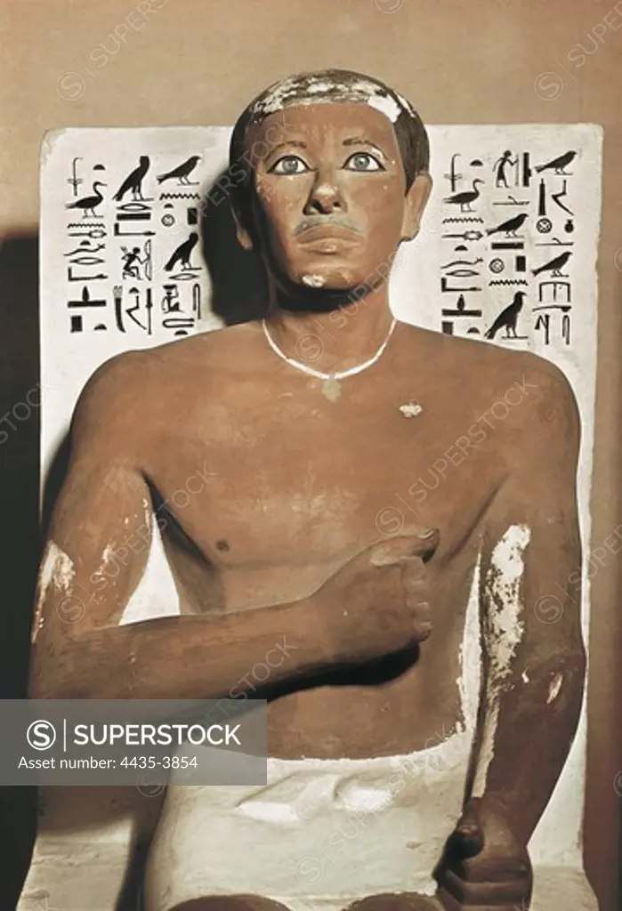 Rahotep and his Wife, Nofret. 2620 BC. Portrait of Rahotep, son of Sneferu (4th Dynasty). Polychrome limestone. Egyptian art. Old Kingdom. Sculpture on rock. EGYPT. CAIRO. Cairo. Egyptian Museum. Proc: EGYPT. BENI-SUEF. Meidum. Mastaba of Rahotep.