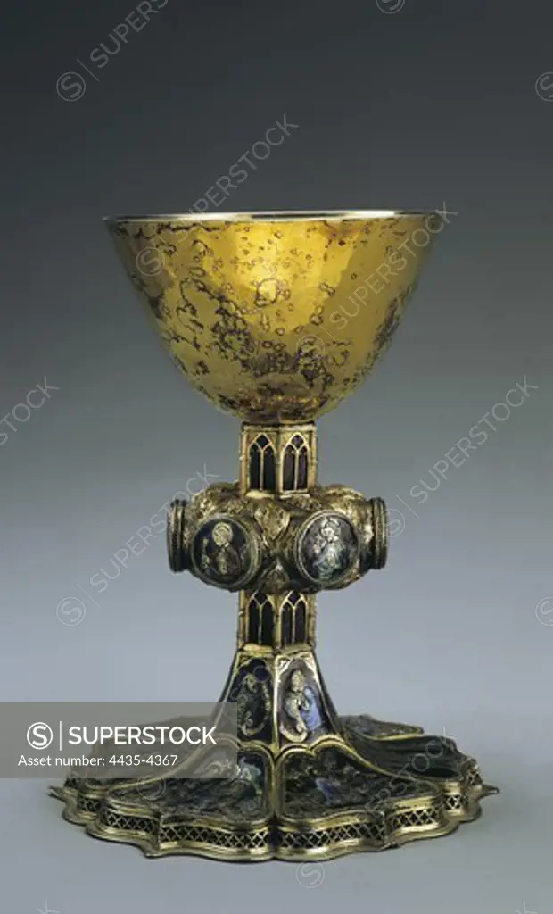 Silver gilded chalice with enamels. French school (14th - 15th c.). Gothic art. Jewelry. SPAIN. MADRID (AUTONOMOUS COMMUNITY). Madrid. National Museum of Archaeology. Proc: FRANCE. ALSACE. BAS-RHIN. Strasbourg.