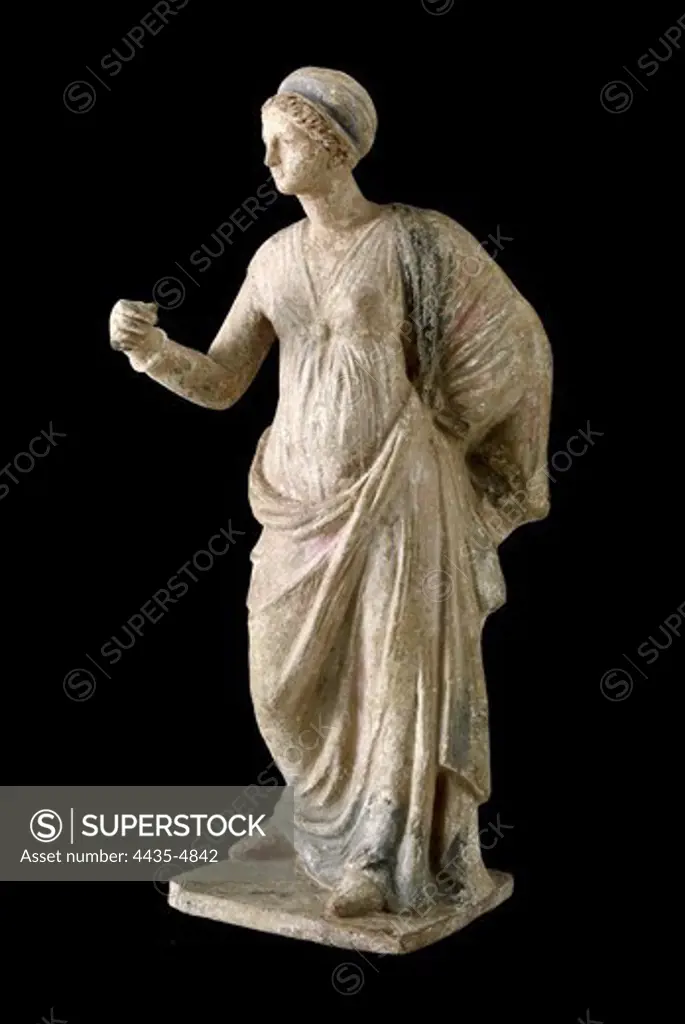 Female Figure. 3rd-2nd c. BC. Hellenistic art. Terra-cotta. SPAIN. MADRID (AUTONOMOUS COMMUNITY). Madrid. National Museum of Archaeology. Proc: GREECE. CENTRAL GREECE. BOEOTIA.