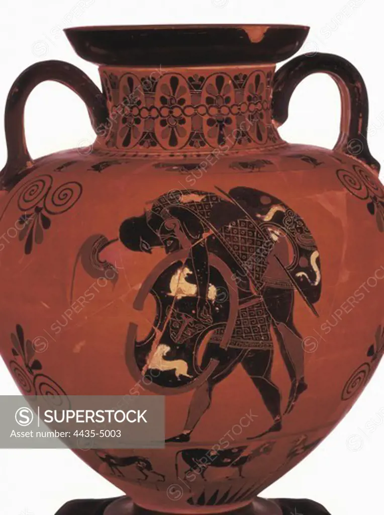 Amphora depicting Ajax carrying the body of Achilles. 6th c. BC. Archaic Greek art. Ceramics. GERMANY. Munich. Staatliche Antikensammlungen und Glyptothek MŸnchen (Bavarian State Collections of Greek and Roman Vases and Sculptures in Munich).