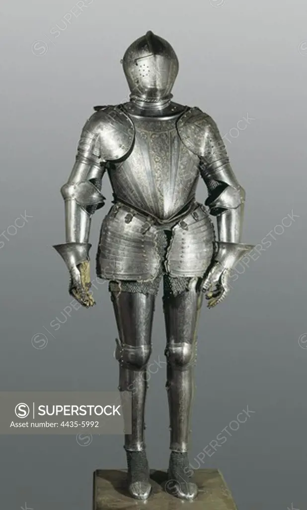 Full armour. Made in Milan between 1570-1580. Metals.