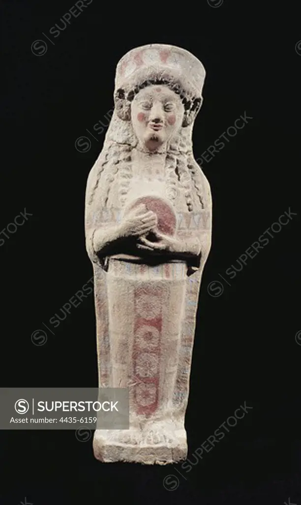 Figure shaped as a sarcophagus lid founded in Ard-el-Morali necropolis. Carthaginian art. Ceramics. TUNISIA. Tunis. Bardo Museum. Proc: TUNISIA. TUNIS. Carthage.