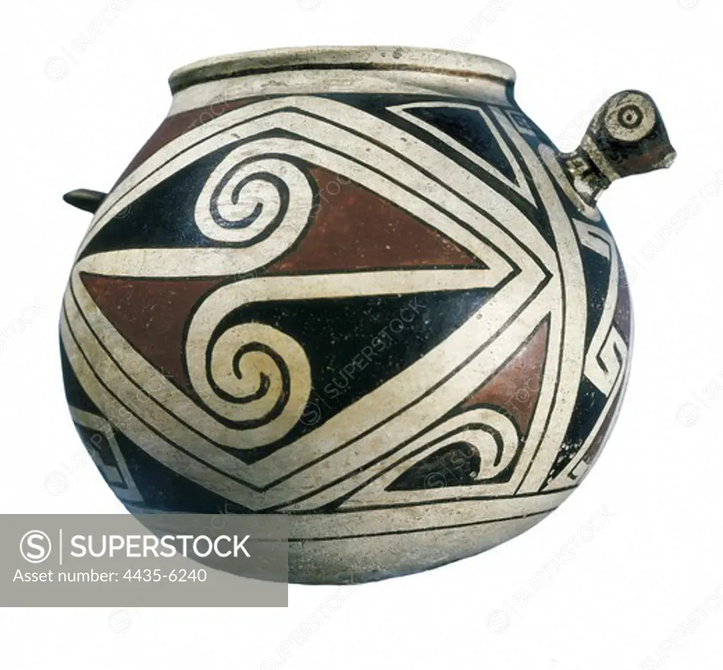 Pot with Geometric Motifs. 11th-13th c. Pre-Columbian art. Terra-cotta. MEXICO. FEDERAL DISTRICT. Mexico City. National Museum of Anthropology. Proc: MEXICO. Chihuahua.