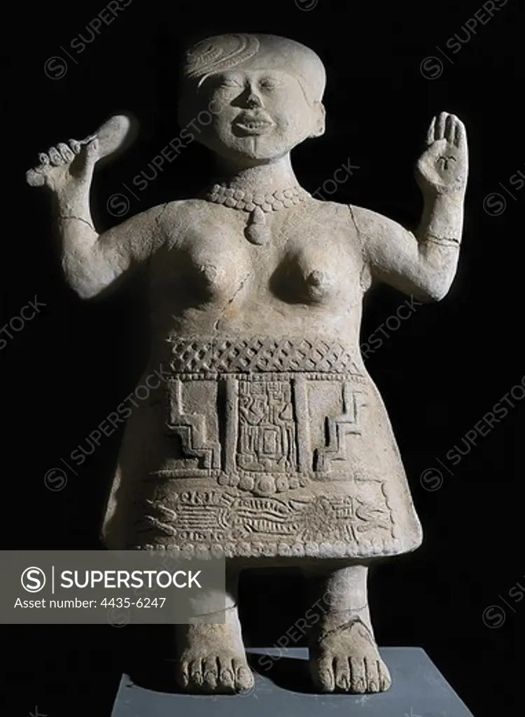 Priestess with raised arms. 4th-9th c. Totonacan art. Sculpture. MEXICO. VERACRUZ. Jalapa. Regional Museum.