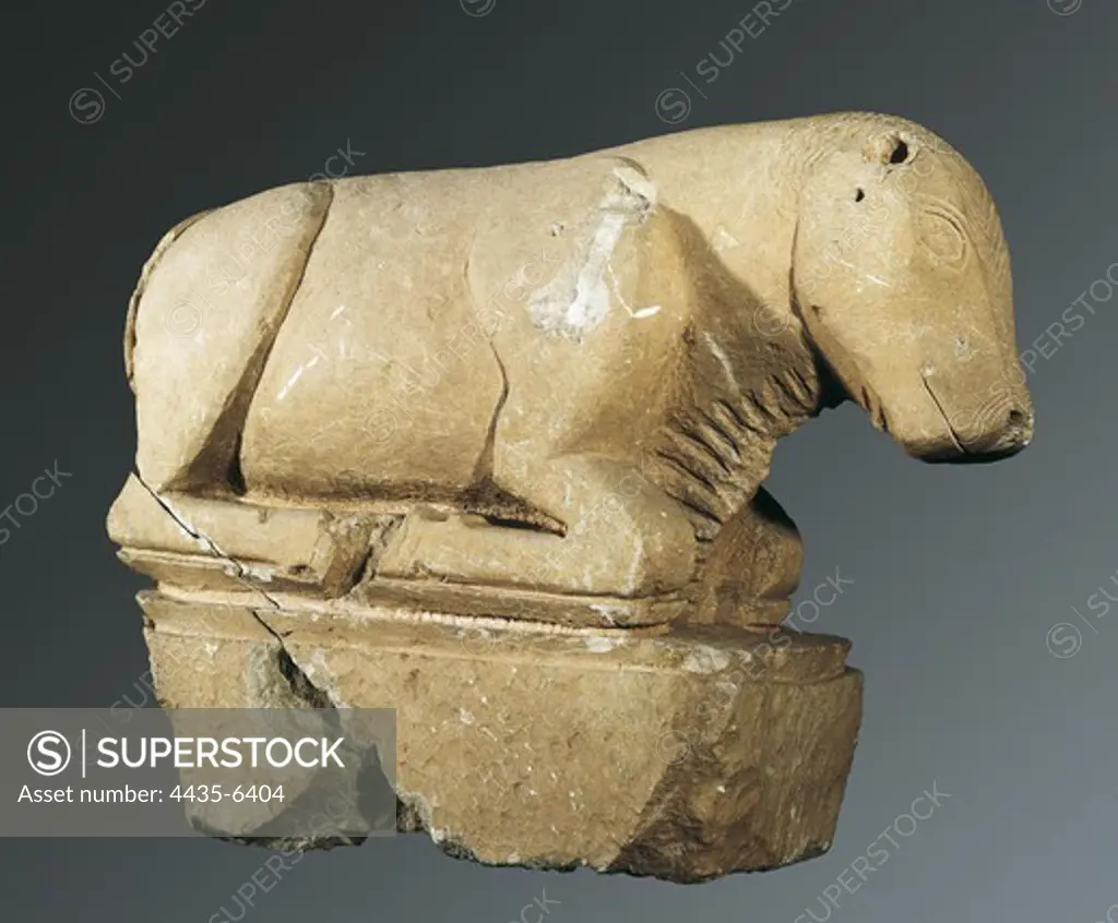 Bull. 3rd BC. Bull. Iberian art. Sculpture on rock. SPAIN. ANDALUSIA. Cordoba. Archaeological Museum of Cordoba. Proc: SPAIN. ANDALUSIA. CORDOBA. La Victoria.