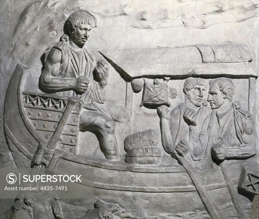APOLLODORUS OF DAMASCUS (60-129). Column of Trajan. 110. ITALY. Rome. Forum of Trajan. First Dacian War. II Campaign. Roman boat over the Danube. Roman art. Early Empire. Relief on marble.