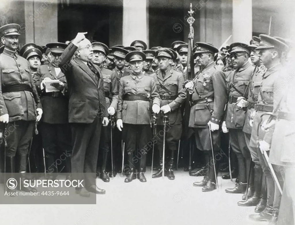 Spain. The Second Republic. Manuel Aza-a in a military act. To his left, general Gonzalo Queipo de Llano.