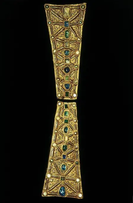 Arms of processional cross belonging to the Treasure og Guarrazar (7th c.). Made with gold, garnet and pearls. Visigothic art. Jewelry. SPAIN. MADRID (AUTONOMOUS COMMUNITY). Madrid. National Museum of Archaeology. Proc: SPAIN. CASTILE-LA MANCHA. TOLEDO. Guadamur.