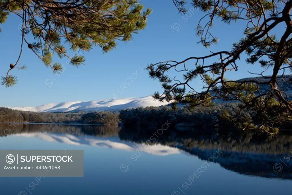 UK, Scotland, Cairngorms National Park, Loch an Eileen