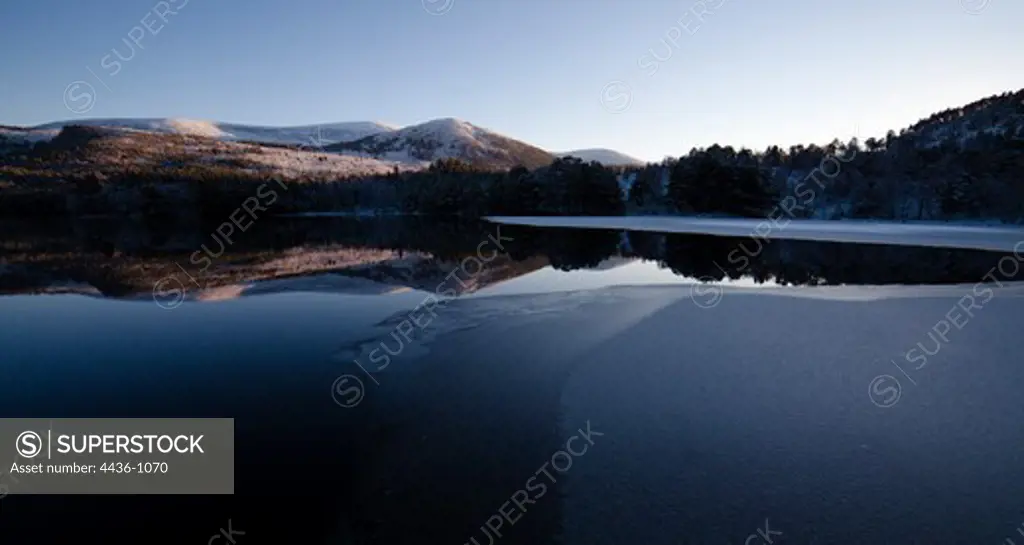 UK, Scotland, Cairngorms National Park, Loch an Eileen