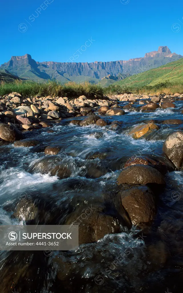 Tugela River and Amphitheatre at Royal Natal National Park. Ukhahlamba Drakensberg Park. KwaZulu-Natal. South Africa.