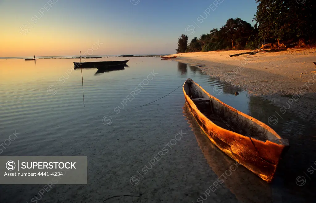Beach scene. Tondooni Beach. Pemba Island. Zanzibar. Tanzania.