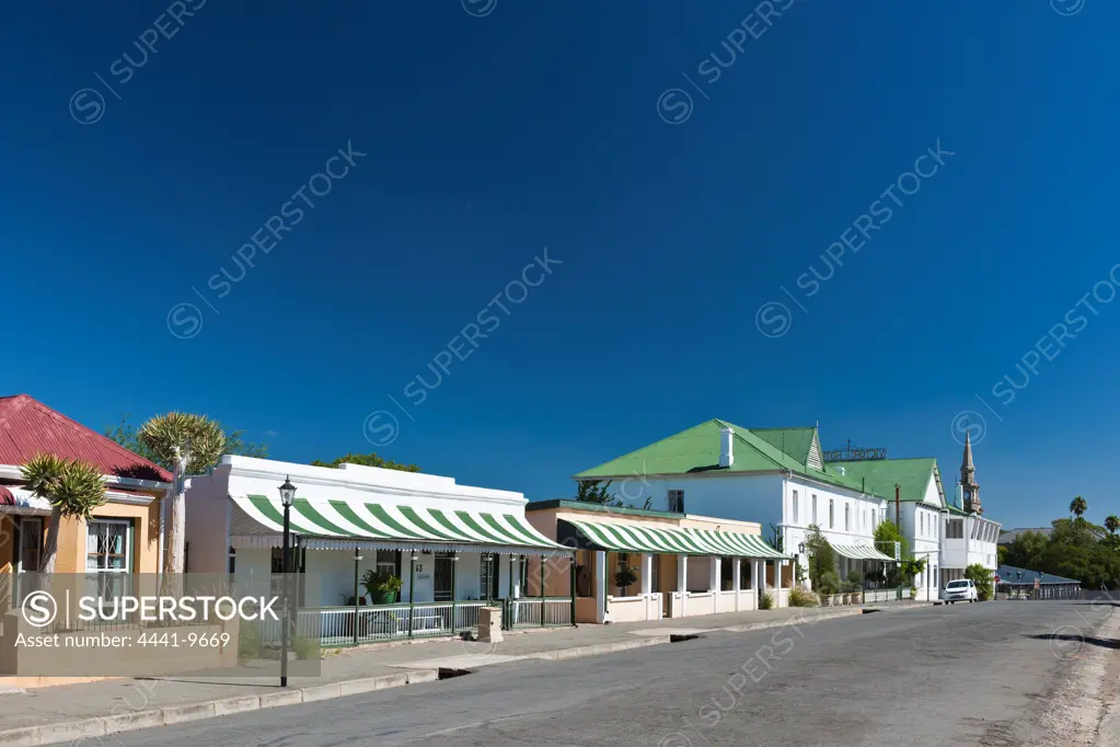 The Tuishuise is a collection of 25 restored craftsmenÕs houses on Market Street. Cradock. Each of these charming Victorian cottages has a unique theme, and provides an ideal opportunity to experience the pace and elegance of a bygone era.