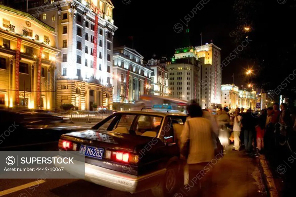 colonial architecture, at night, Zhongshan Road, Taxi