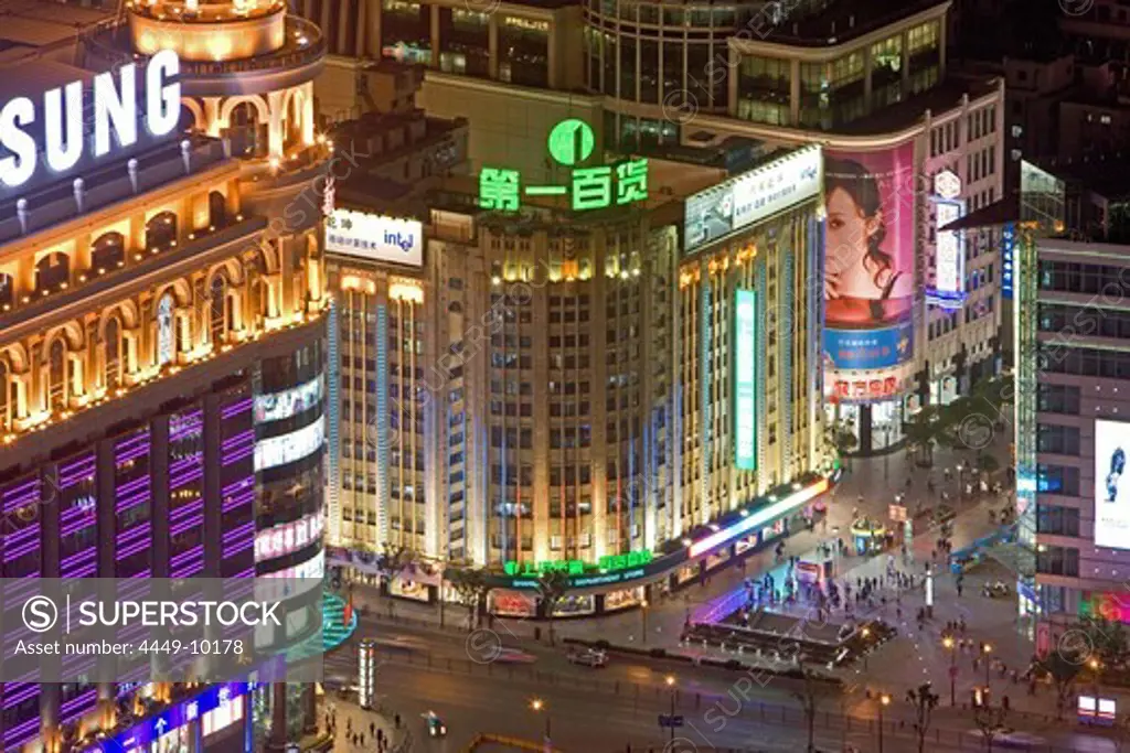 Shopping, Nanjing Road, Evening, Nanjing Road shopping, people, pedestrians, consumer, consume, New World, shopping center