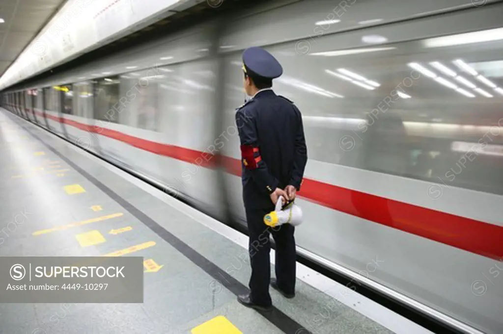 train guard, Metro Shanghai