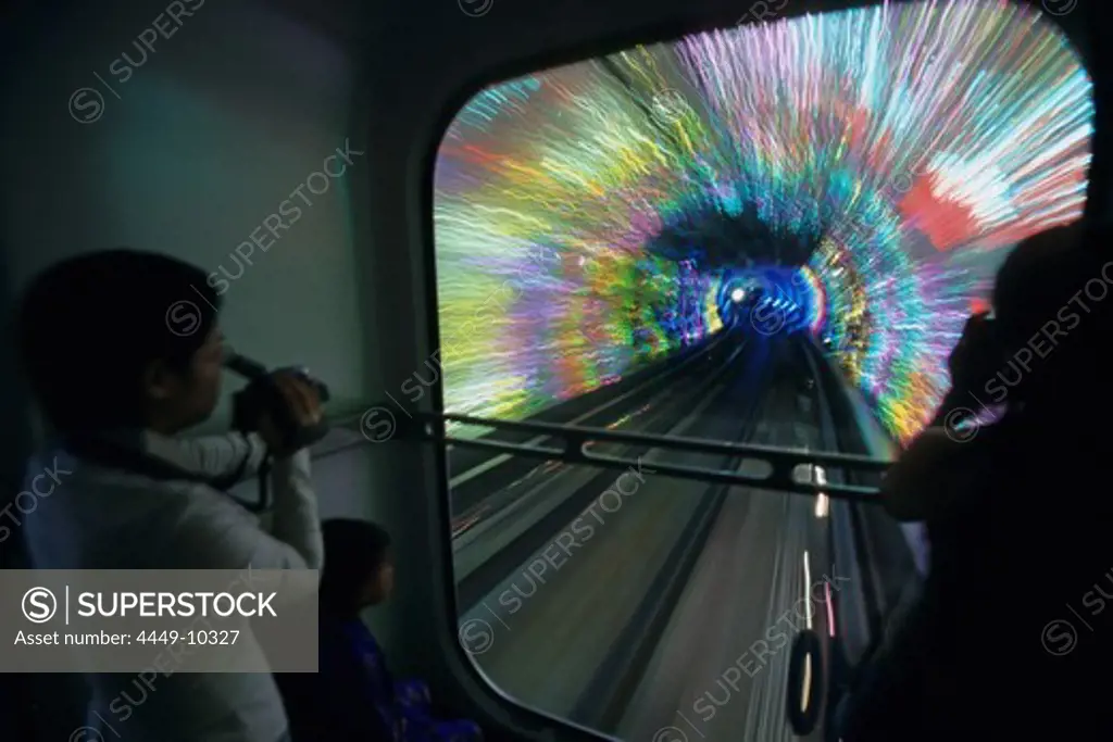 Tourist Tunnel Pudong, Touristentunnel zwischen Bund und Pudong, Kabinenbahn, cabins, colorful, illumination, neon, Kunstlicht, Lichteffekt, video, Installation