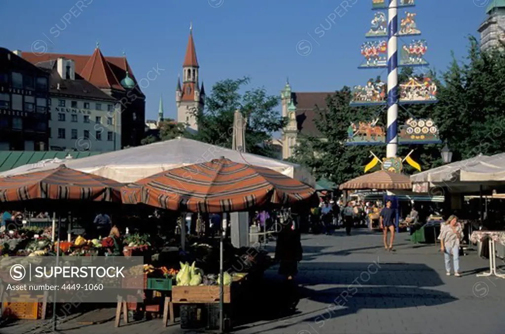 People at the Viktualienmarkt in the sunlight, Munich, Bavaria, Germany, Europe