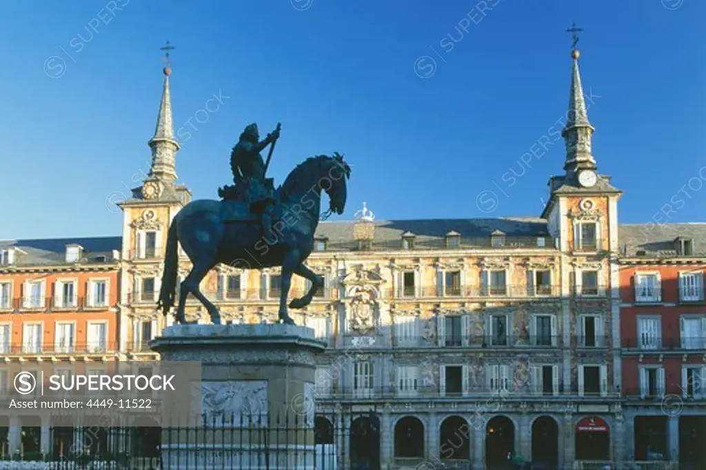 Equestrian sculpture of Felipe III., Plaza Mayor, Madrid, Spain