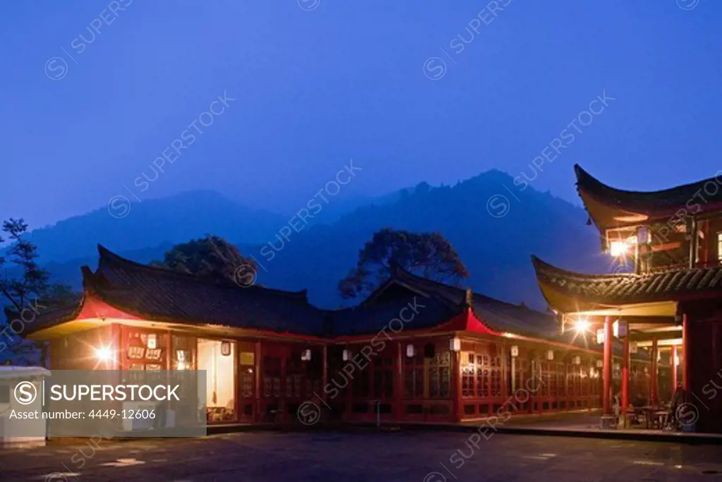 Wannian monastery and temple, pilgrims hostel, small restaurant, Emei Shan, Sichuan Province, Emeishan, Mount Emei, World Heritage, UNESCO, China, Asia
