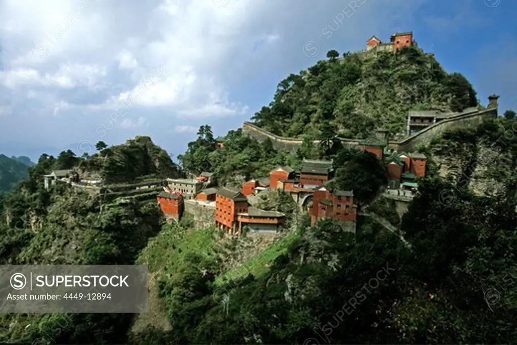 Tianzhu Feng, monastery village, below the peak, Wudang Shan, Hubei province, Wudangshan, Mount Wudang, UNESCO world cultural heritage site, birthplace of Tai chi, China, Asia
