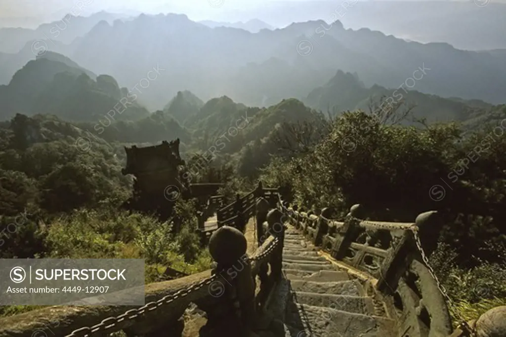 stone steps, stairway and pavilion to the Peak, Golden Hall, Jindian Gong, peak 1613 metres high, Wudang Shan, Taoist mountain, Hubei province, Wudangshan, Mount Wudang, UNESCO world cultural heritage site, birthplace of Tai chi, China, Asia