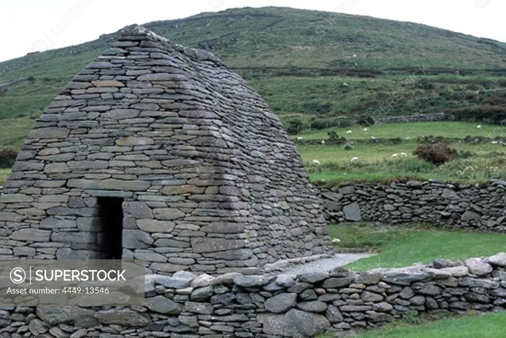 Gallarus Oratory, Dingle Peninsula, near Murreagh, County Kerry, Ireland