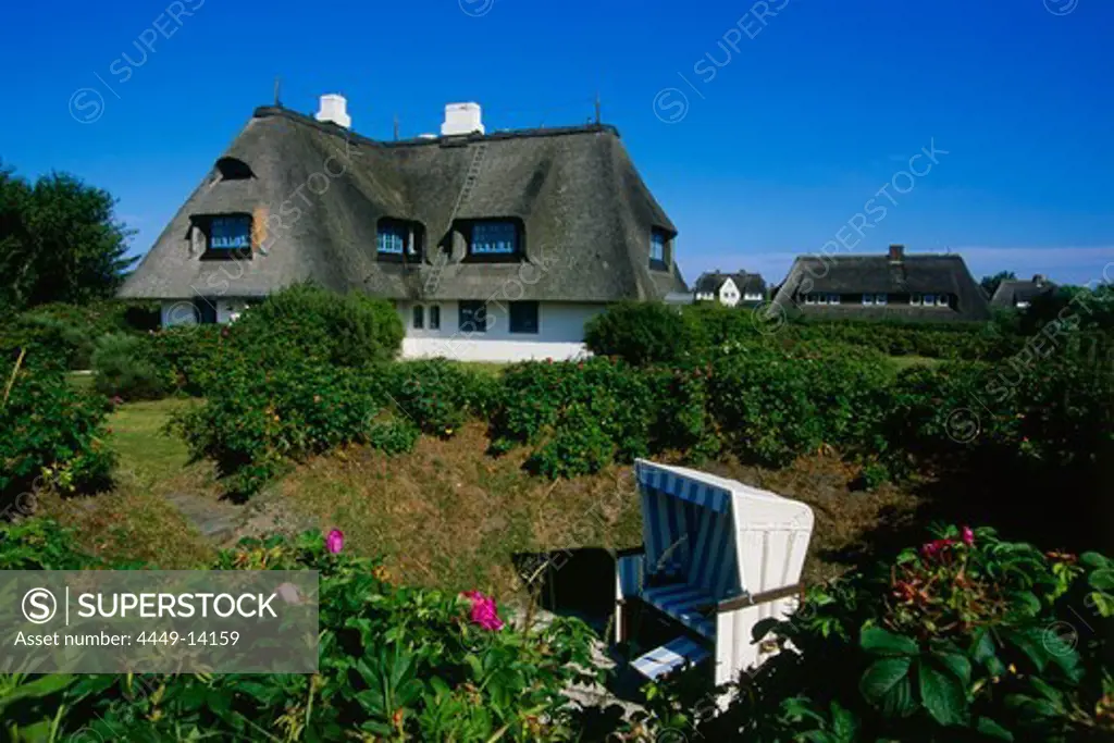 Thatched roof house, Keitum, Sylt Island, North Frisian Islands, Schleswig-Holstein, Germany, Europe