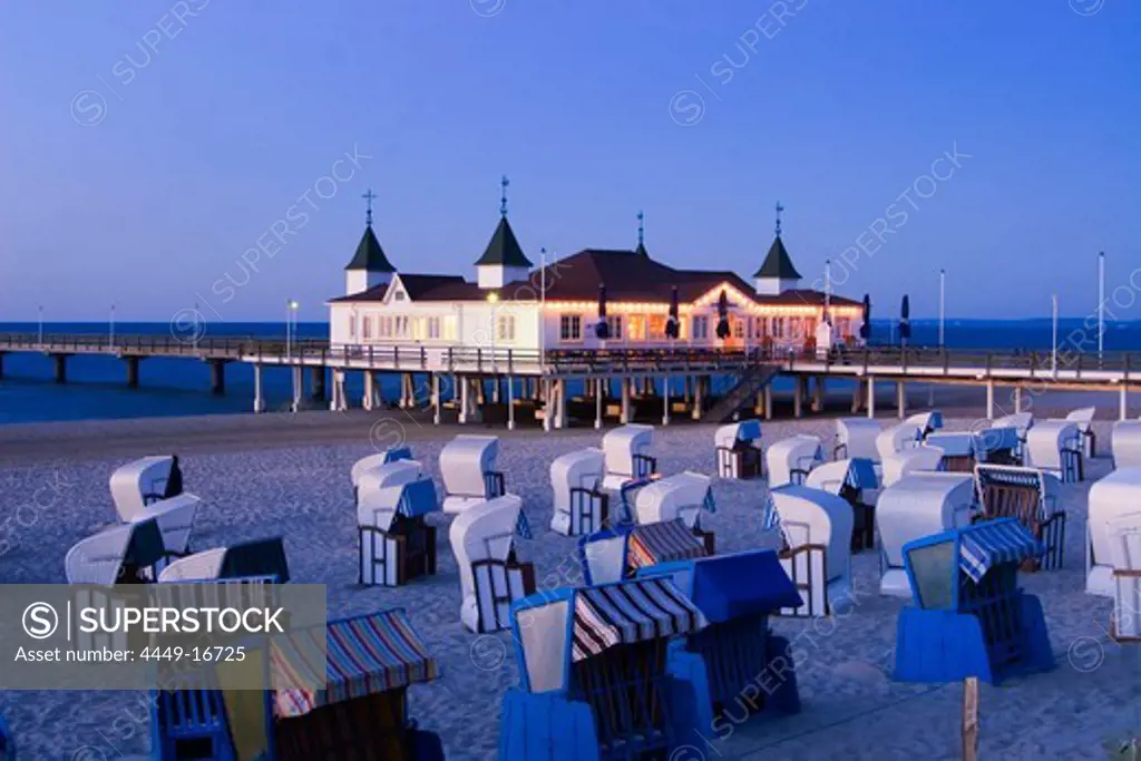 Usedom, Ahlbeck, beach chairs, art nouveau woon pier