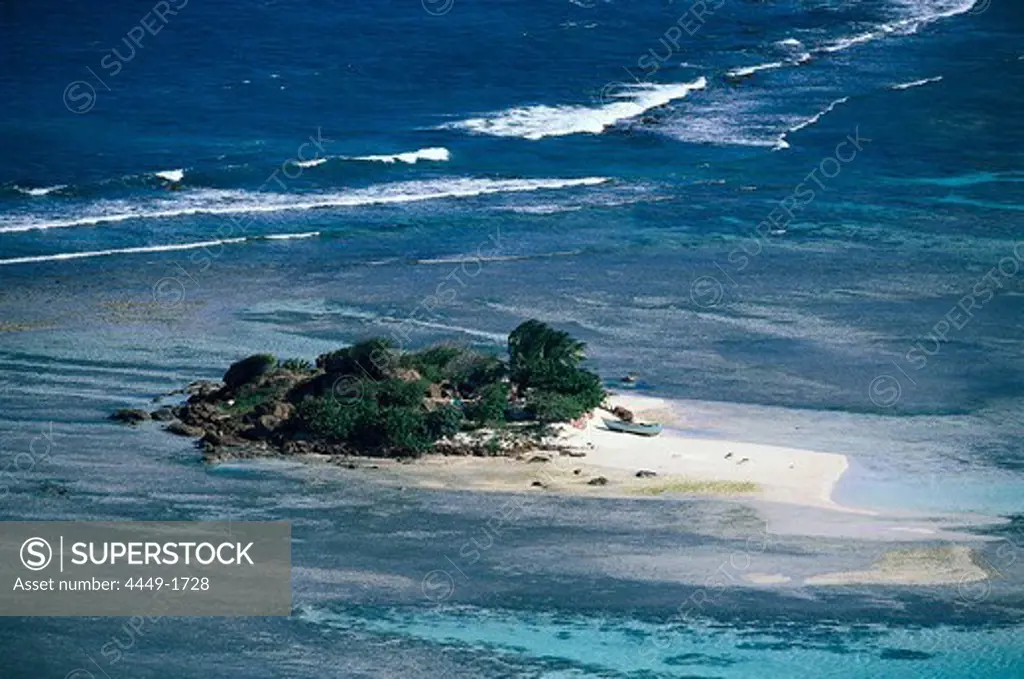 High angle view at an uninhabited island, St. Vincent & Grenadines Karibik, Caribbean, America