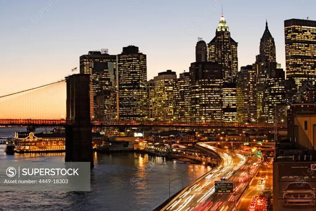 East River, Brooklyn Bridge and Downtown Manhattan