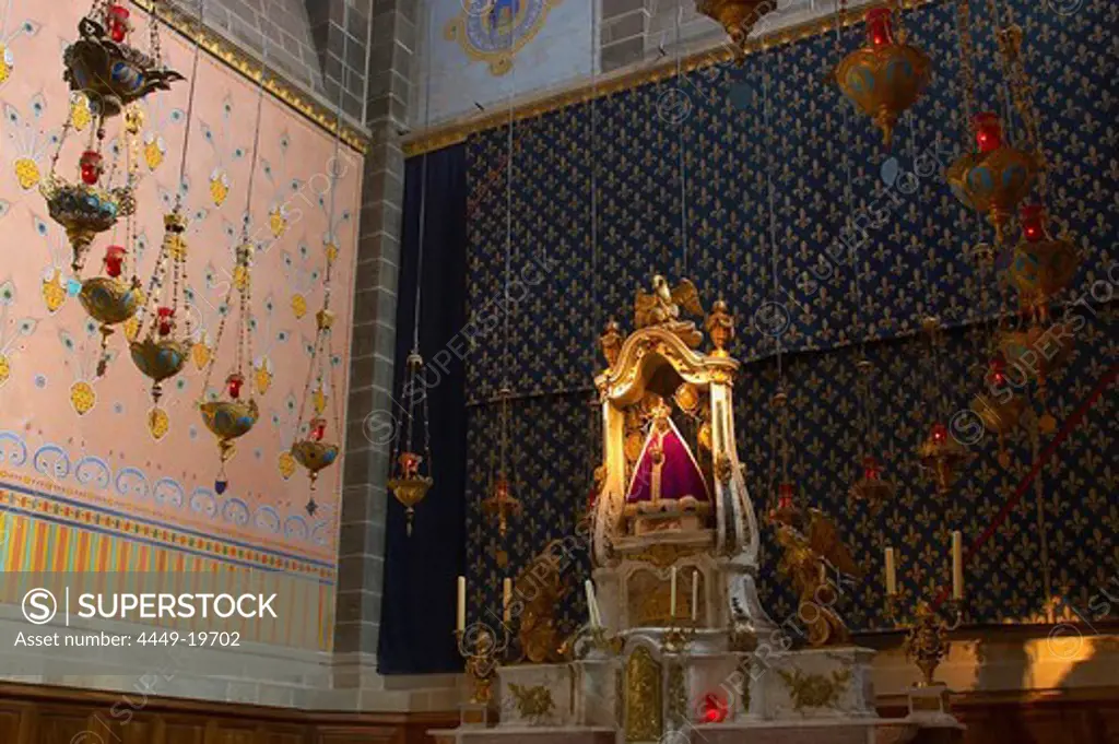 Inside cathedral Notre-Dame du Puy, altar with Black Madonna, St. James Way, Le Puy-en-Velay, Via Podiensis, Auvergne, Dep. Haute-Loire, France