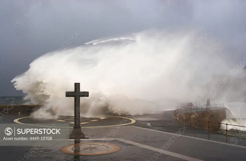 Coast with big wave, wind wave, from gale winds, Lekeitio, Lequeitio, Euskadi, País Vasco, Spain