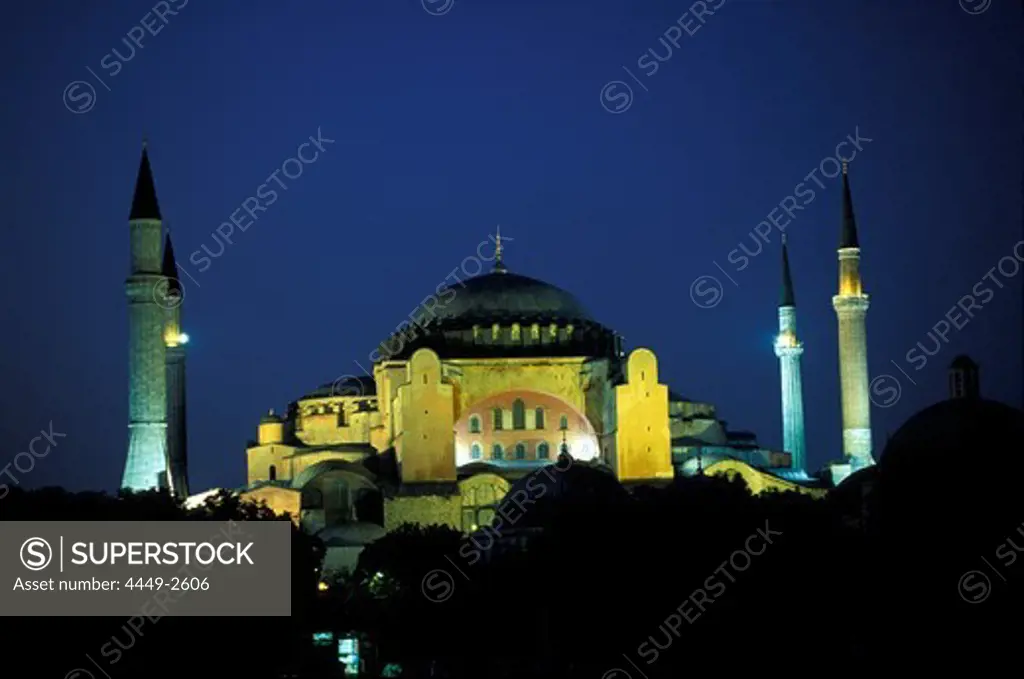 Hagia Sophia in the evening, Sultanahmet, Istanbul, Turkey